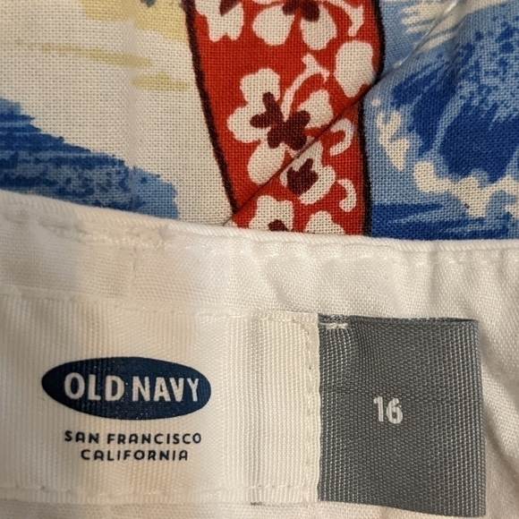 OLD Navy classic white shorts size 16 - Picture 3 of 4